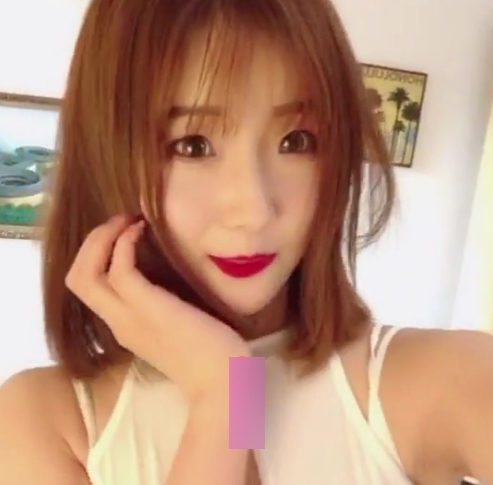 女神主播艾玛寒亚和安雅的热舞视频和照片，舞蹈直播间中的抱走二哈和微微可爱啦，小A懿和赵维娅的1V1奇怪舞，fly利的舞蹈视频。