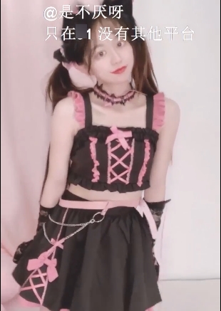 不见星空：经典版剪辑，精彩镜头，服装展示，男朋友亲密动作，马桶镜子