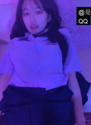 不见星空：经典版剪辑，精彩镜头，服装展示，男朋友亲密动作，马桶镜子