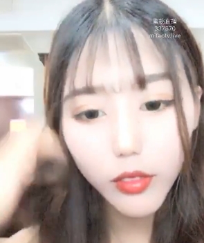 无名小妖女主播：精选颜值和身材的修炼狐狸成精人形丰满