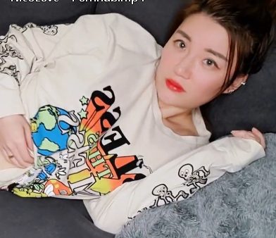 P站推特上的nicolove御姐颜值视频大小质量韵味