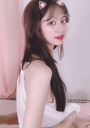 清纯女神的乖乖女睡衣派,颜值和身材在贤娆不见星空的魔爪视频