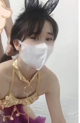 网红女神奶茶恭贺新年樱桃小嘴吸吮