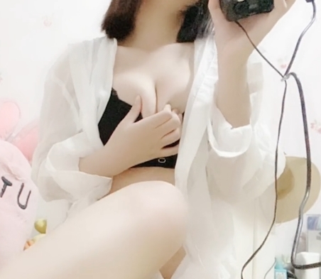 斗鱼主播娇娇沈梦逸直播：稀缺散播的百度内部盘+绅士露脸超性感装束剧情火箭群+道具紫薇秀在茂盛森林溪水中的1V-100M斗鱼直播