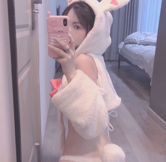 清纯女神高颜值的高中生直播，粉丝资源下载与欣赏