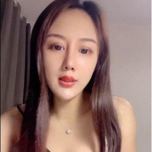 女神夏娃：9分颜值主播于小雅的新弄线资源，2.7G车头灯换毛病