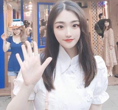 南航空乘二度幽会女神，颜值脸部轮廓引爆2000元把玩