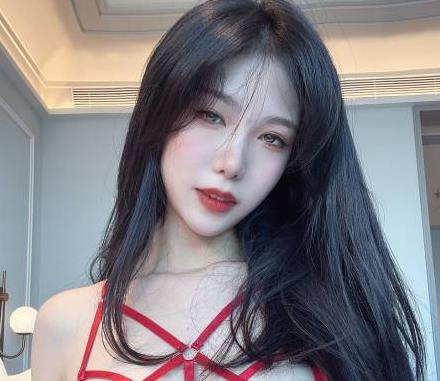 网红抖娘利世定制红se+you惑身材颜值丝简职业下载收藏定制红se+you惑网红抖娘,颜值与身材兼备,职业丝简款式,下载收藏必备