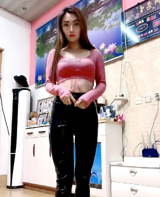 性感御姐眼镜主妇果舞合集资源