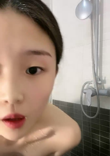 斗鱼美女主播私藏素人合集：精选颜值身材佳的宅男圈无名氏，表演经济实惠的直播，好友私拍奥利给！掰X深H后面play，伺候打赏！资源下载！