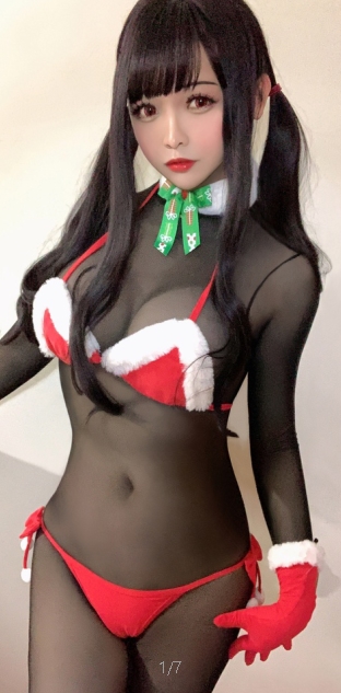 TSsola酱:社交平台上的双马尾coser,颜值和身材出众的精选尤物