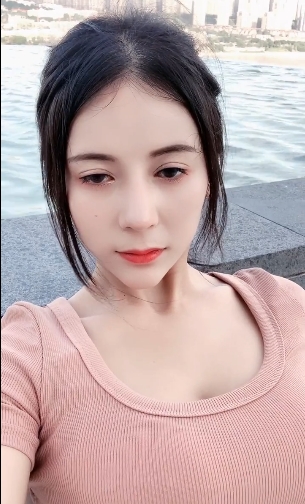 美女主播于欣柔的浮力精选