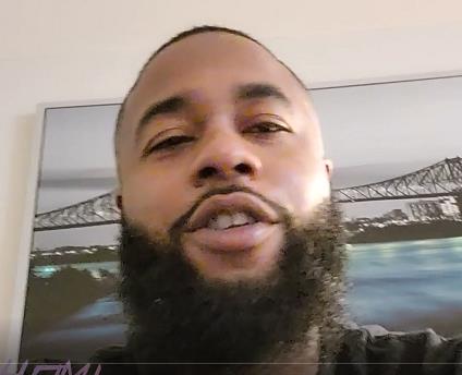 高颜值华裔成熟主妇在卧室中噼里啪啦演绎剧情，艾薇(P站官方账号)提供的视频，1V，667M