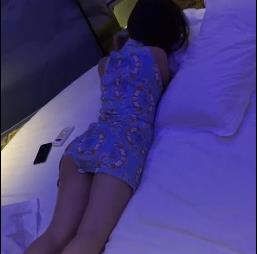 漂亮嫩妹清纯女友表演糖来资源手势大佬奇妙