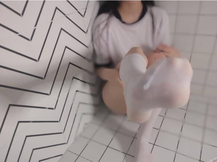 火爆网红幼齿妹子粉嫩美足福利白丝减肥抖M