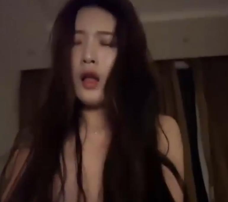 赵一菲失踪事件：抖音网红散播视频，土豪哥包养引发甩资源风波