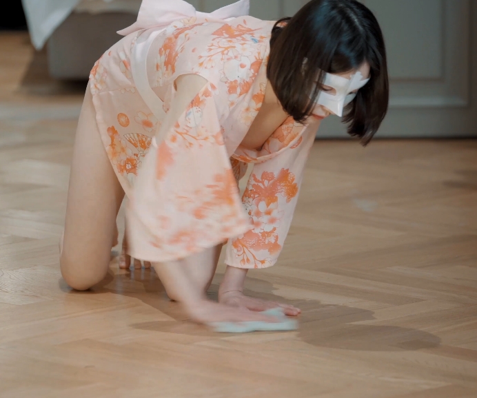 性感御姐型美女拍摄家政系列特拍视频