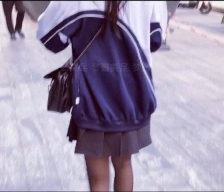 虫哥的真实艺术作品视频:神秘的JK少女高颜值丝袜白袜短裙校服足系列