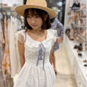 可爱学妹玩坏0.27G泄密视频