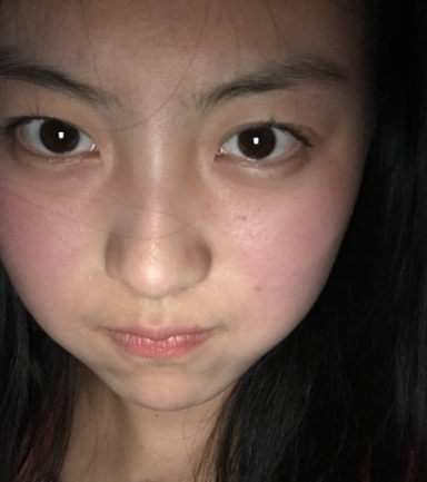 中国民航大学学生崔洁因为贪婪的欲望，被土豪包养，三人游的秘密泄露在了百度盘上。悲剧发生了，她的睡衣、秀发、大眼睛和黑色西装都成了银行卡的情调。这个给力的片段让人流口水，沙发上的吞下，拍摄的画面和情节让人心醉神迷。