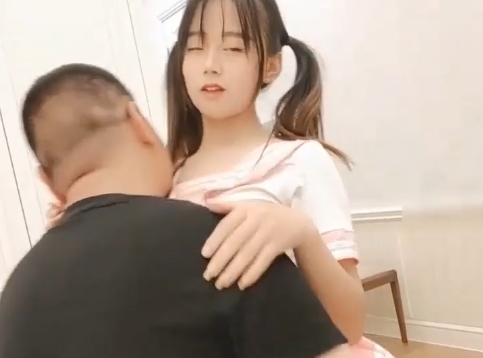 精选妹子的超级开放视频，总时长23分钟，1V+260M，7Z双层压缩，对白表情丰富，观看极具看点，文明观阅，失效补偿，多图警告。