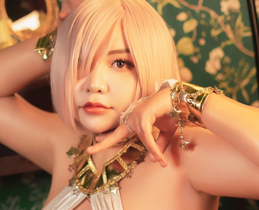 Queenie福利姬的申精百度云自行打包，578P高清视频，大小为1.74G。购买须知：禁止水贴，不露三点，失效不补。