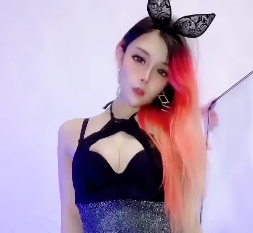 快手桃宝的私拍内衣热舞视频