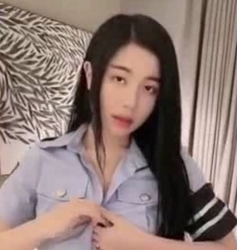 美七女神的私拍自拍照，展示了她魅惑的一面