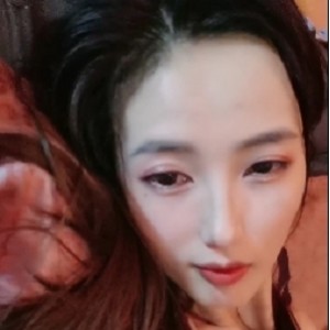 X小姐可能是指某个人的名字，不是商品的标题。其他关键词中，7月是指时间，不是商品的特征；24V可能是指电压，也不是商品的特征；9.78GB可能是指存储容量，也不