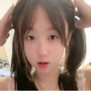 转载搬运校花女神玩某处放飞自我不明液体百度盘