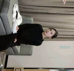 精选女装2+1打折活动，尽情享受购物乐趣