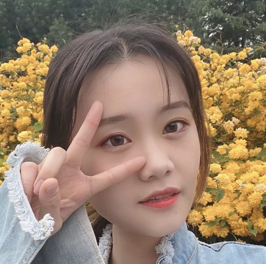 女大学生职业裤黑丝脚百度盘