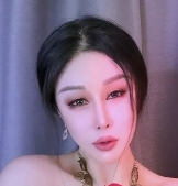 嫩模田冰冰全方位展示诱惑身材，无遮掩地展示小骚一面