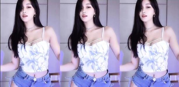 斗鱼直播平台，萌七直播平台，小a直播平台，懿直播平台，考拉直播平台，朴雨彬直播平台，不知火直播平台