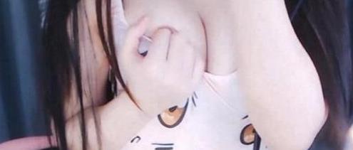 斗鱼直播平台推出的小琪软糖，专为失眠人群设计，7月上市，大受火箭粉丝欢迎。