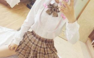 怪阿松汉服邻座