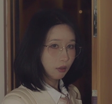 云溪奶桃桃:云溪牌奶桃桃产品信息反差学妹:时尚潮流的反差学妹服装1V:高清1V视频资源996MB:996MB存储空间百度盘:百度云盘存储服务