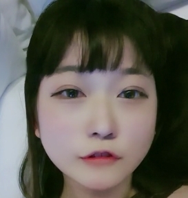 韩国女神展示自拍蜜桃臀