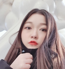 韩国女神展示自拍蜜桃臀