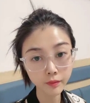 御姐眼镜气质美女苗条身材脱衣舞M腿特写