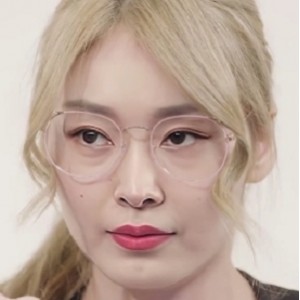 剧情：艾薇和拉女神沉沦高叶和杨颖的黑丝女教师宋轶光“阴”热巴