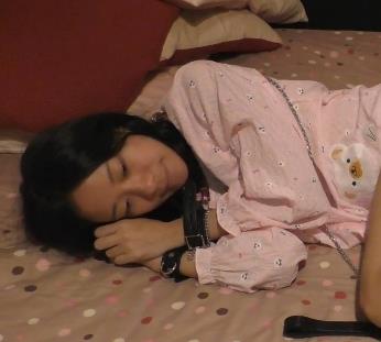 日本女JK与外教合作的7V高清视频，大小为5.9G