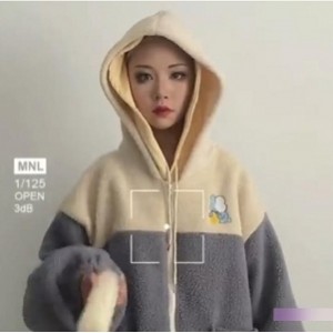 奇妙独家推妹妹光剑变装推刘畊宏跳舞女孩