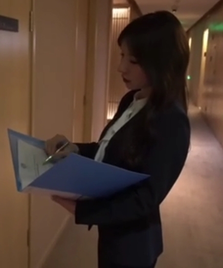 转载搬运：周于希剧情视频，第一视角女神强上，4V+2G，百度盘