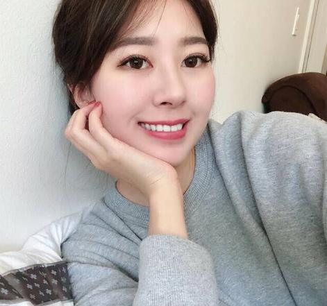 高颜值的新闻系学生征服了IG网红，30V-2G