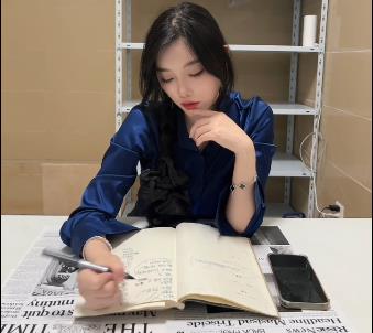 白嫩大长腿美女剧情片1V资源888M