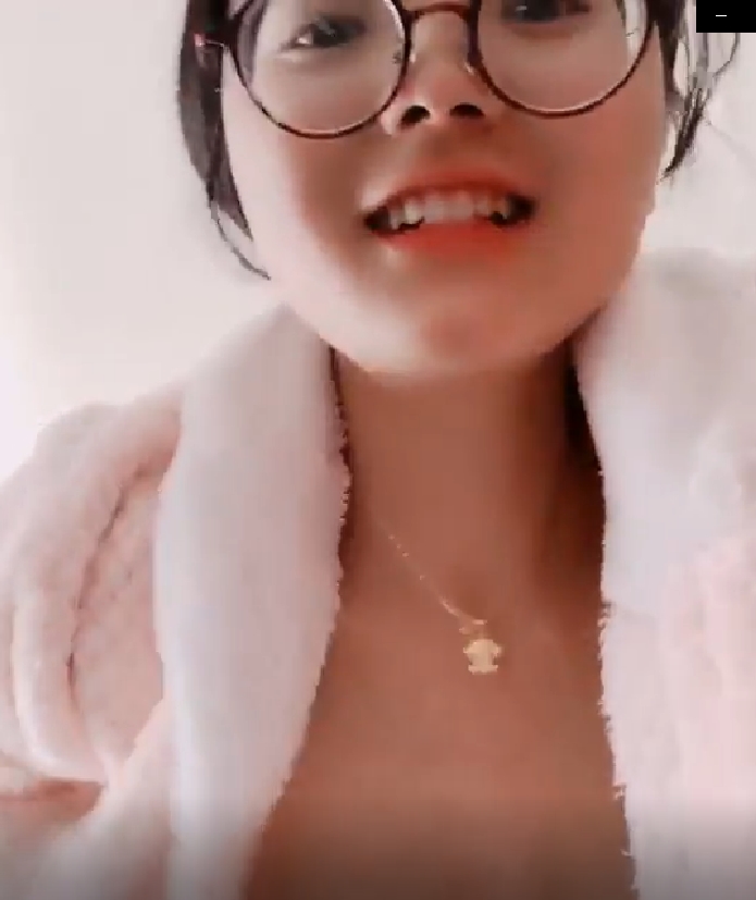 广东河源美女自拍泄密合集152P58V+737M