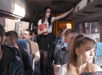 《AnnadeVille：图书管理员的双火腿BJ》-1V-1.8G-80年代-公车事件-女主-颜S