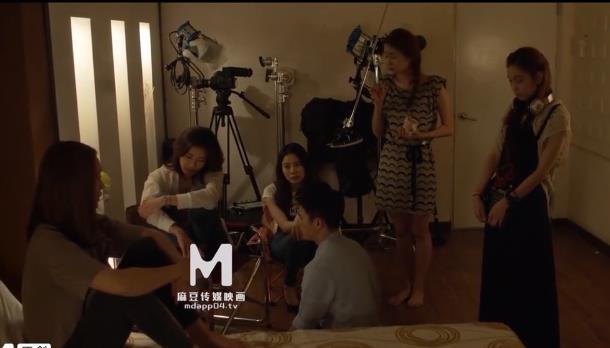 奇怪的姐妹X癖:传媒出品3V-798M,时长1小时35分,中韩关系特别作品