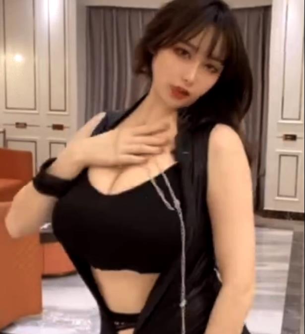 精选妹子小九17V2.8G精选自拍视频斗鱼主播F熊